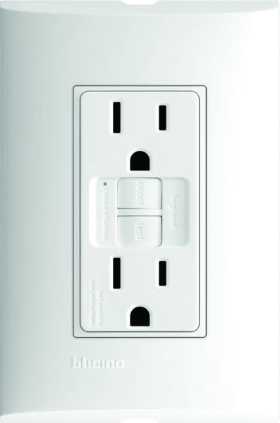 212331 Placa con contacto duplex 2p+t PI ICFT blanco Forza Bticino